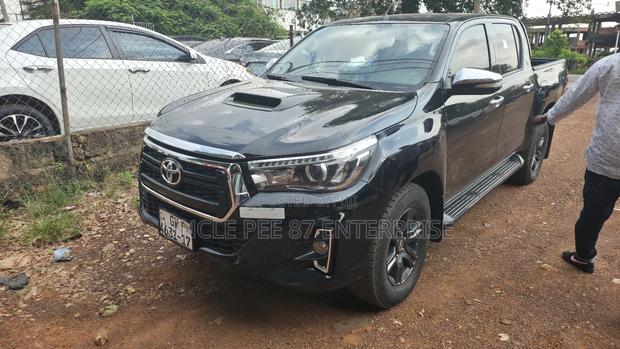 Toyota Hilux Revo Single Cab Deisel 2.4 RWD 2017 Black photo 2