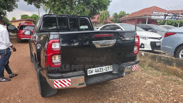 Toyota Hilux Revo Single Cab Deisel 2.4 RWD 2017 Black photo 6