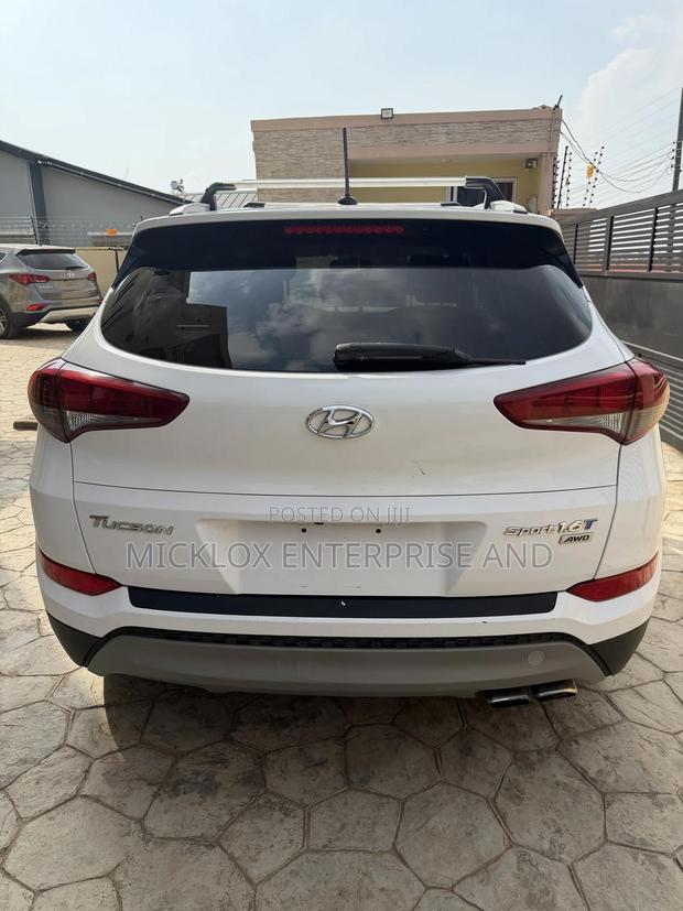 Hyundai Tucson Sport FWD 2017 White