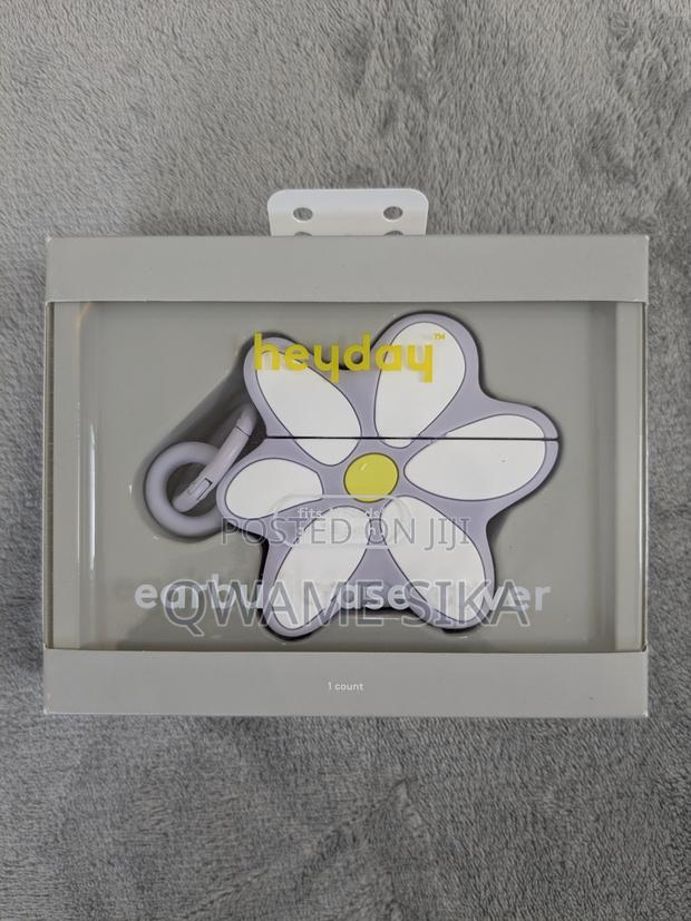 Brand New Heyday Airpods Daisy Case