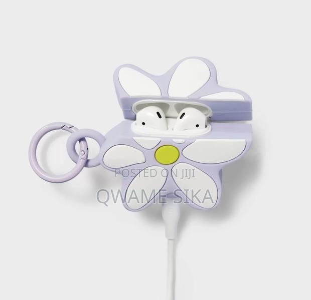Brand New Heyday Airpods Daisy Case photo 2
