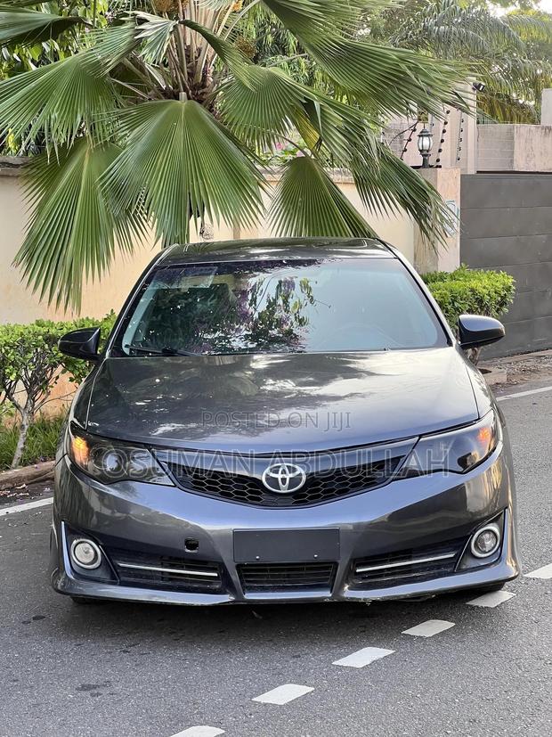 Toyota Camry 2014 Gray