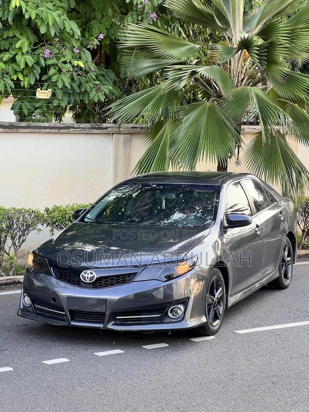 Toyota Camry 2014 Gray