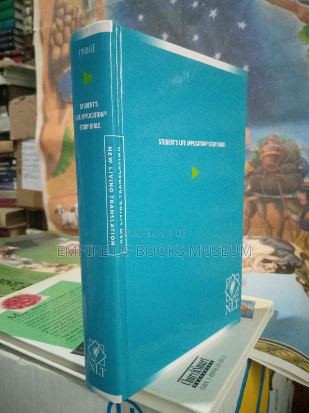 Student Life Application Study Bible Personal Size · Photo 4