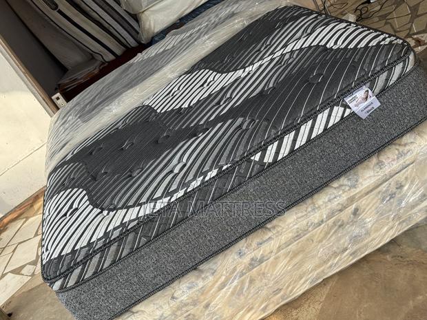 American Queen Size Mattress (60/80/12 Inches) photo 7