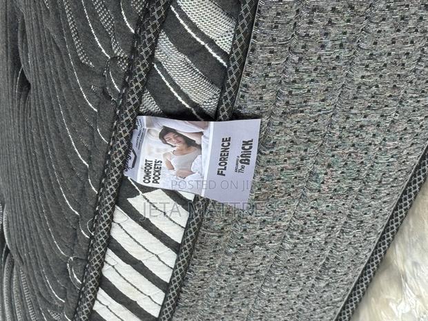 American Queen Size Mattress (60/80/12 Inches) photo 5