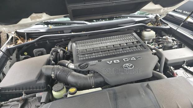 Toyota Land Cruiser 4.5 V8 DSL 2014 White photo 7