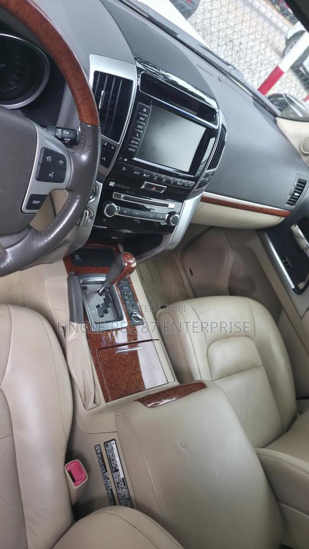 Toyota Land Cruiser 4.5 V8 DSL 2014 White photo 9