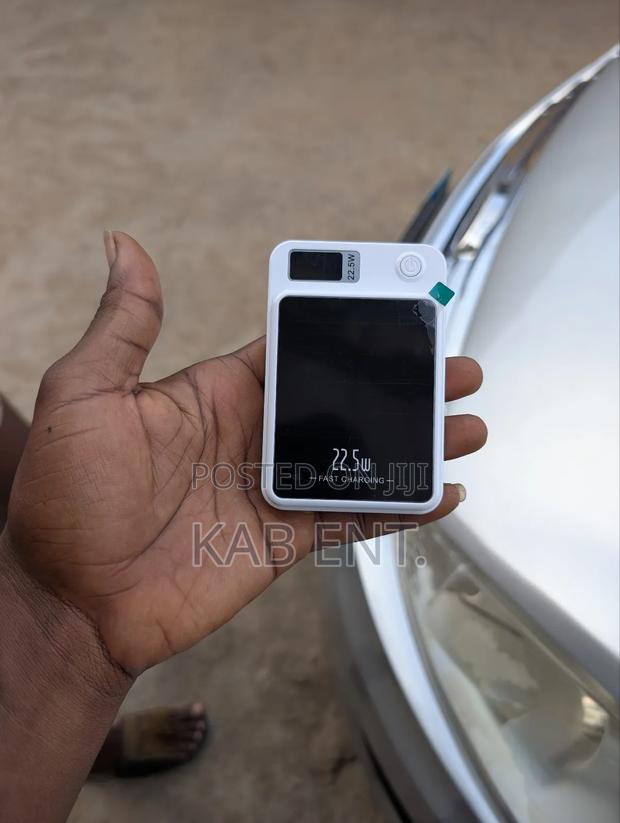 Magnetic Wireless Power Bank (10000 Mah) photo 13