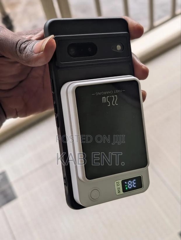 Magnetic Wireless Power Bank (10000 Mah)