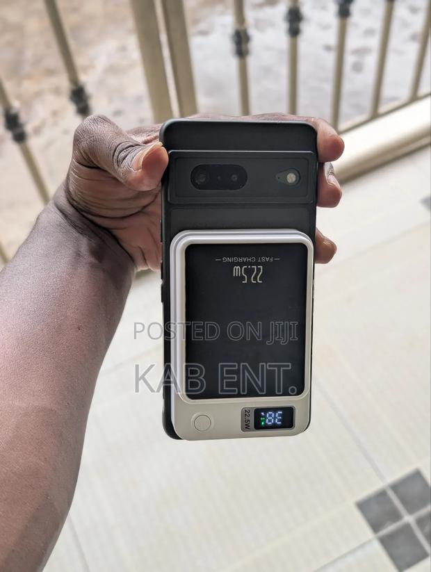 Magnetic Wireless Power Bank (10000 Mah) photo 2