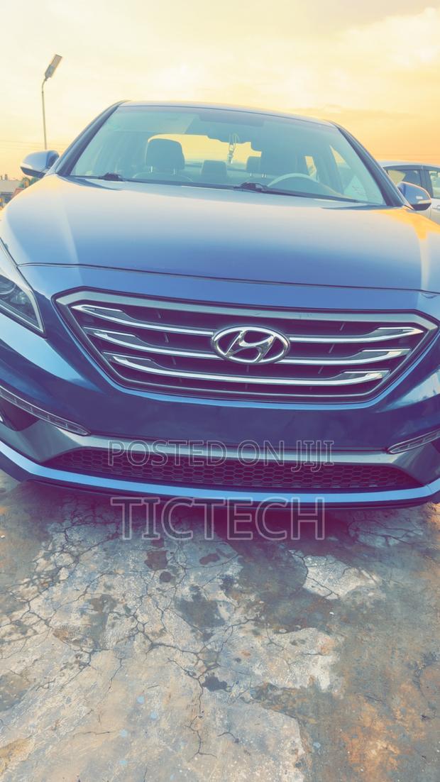 Hyundai Sonata Sport 2.0T Sedan FWD (2.0L 4cyl 6A) 2017 Blue