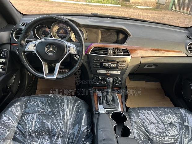 Mercedes-Benz C250 2014 Black