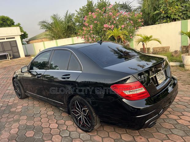 Mercedes-Benz C250 2014 Black
