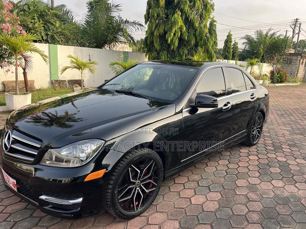 Mercedes-Benz C250 2014 Black