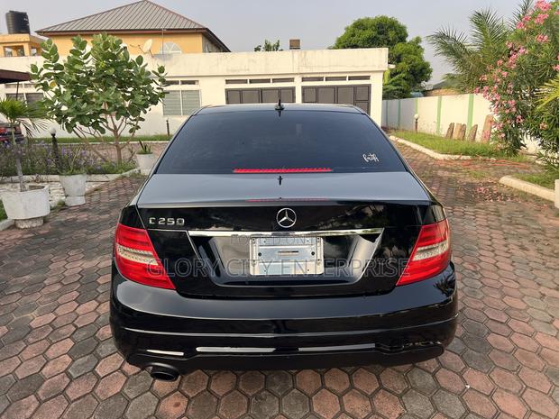 Mercedes-Benz C250 2014 Black