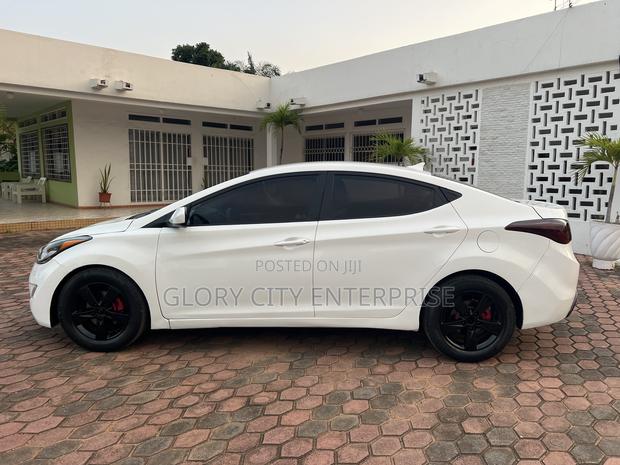 Hyundai Elantra 2012 White