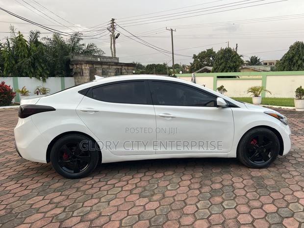 Hyundai Elantra 2012 White