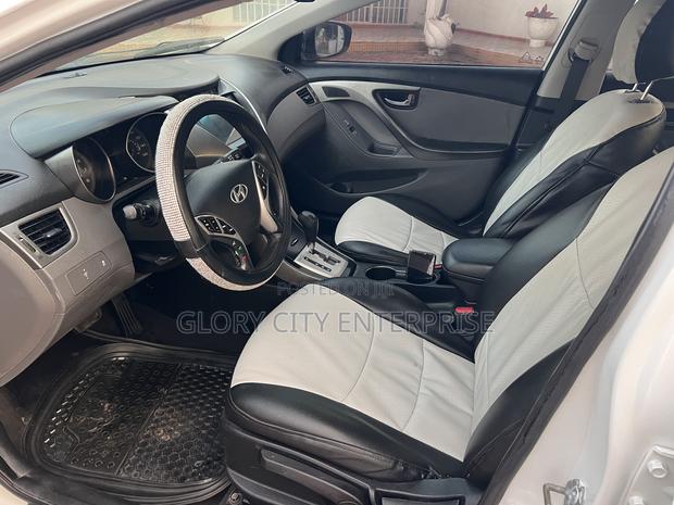 Hyundai Elantra 2012 White