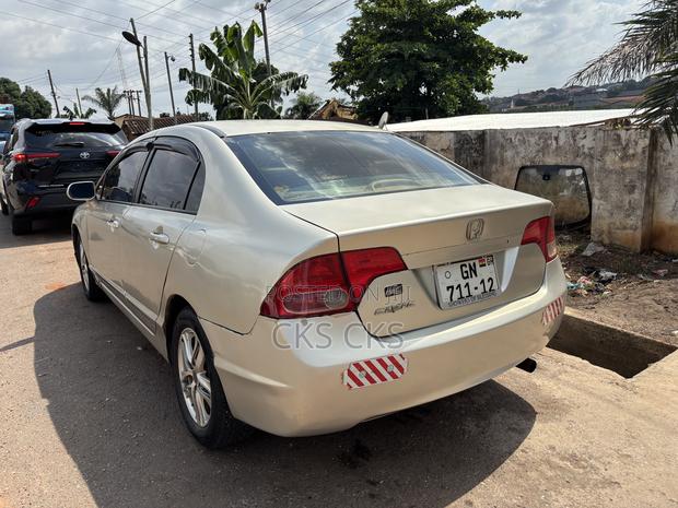 Honda Civic 2007 Gold