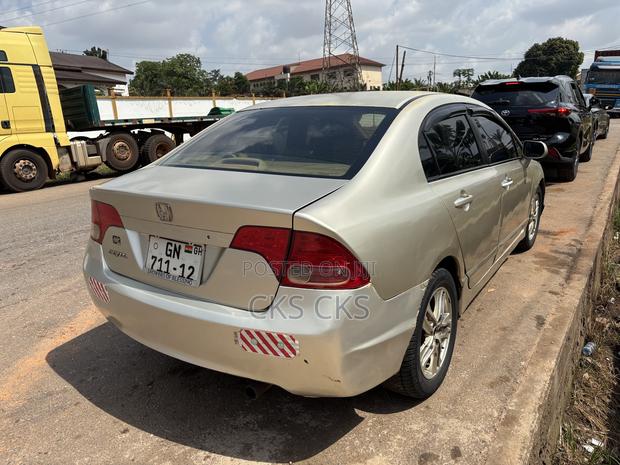 Honda Civic 2007 Gold