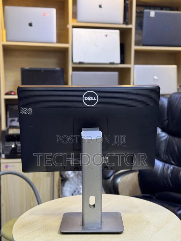 Dell P2213t 22” Led Monitor Vga Dvi Displayport Usb photo 2