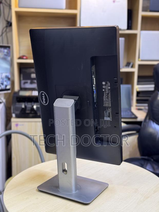 Dell P2213t 22” Led Monitor Vga Dvi Displayport Usb photo 5