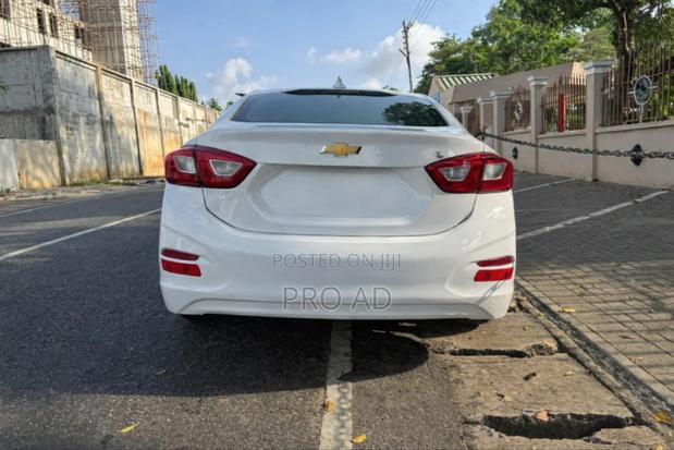 Chevrolet Cruze LT Auto 2018 White