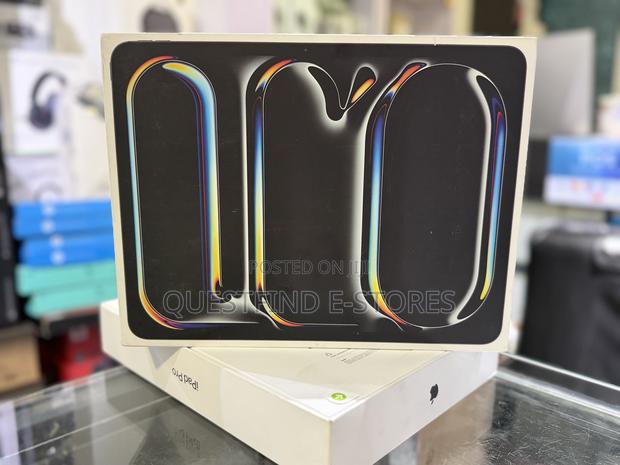 New Apple iPad Pro 13 (2025) 256 GB Black