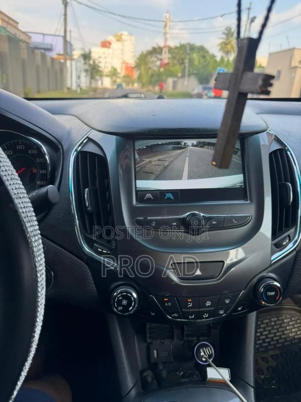 Chevrolet Cruze LT Auto 2018 White