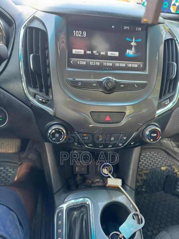 Chevrolet Cruze LT Auto 2018 White