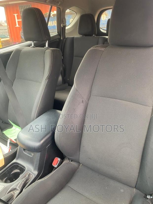 Toyota RAV4 XLE 4dr SUV AWD (2.5L 4cyl 6A) 2018