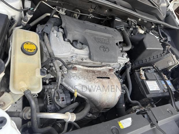 Toyota RAV4 SE AWD (2.5L 4cyl 6A) 2017 White