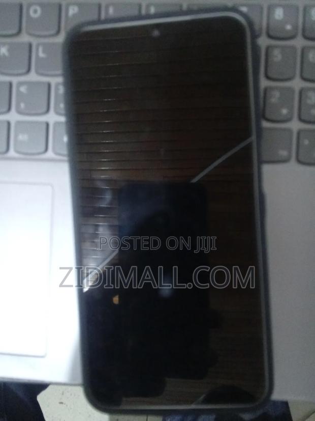 New Samsung Galaxy M36 5G 128 GB Silver photo 2