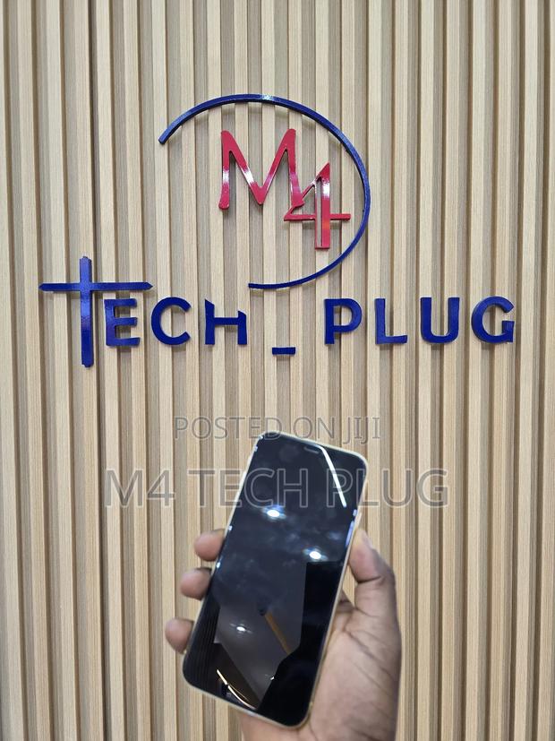 Apple iPhone XR 64 GB Red · Photo 3