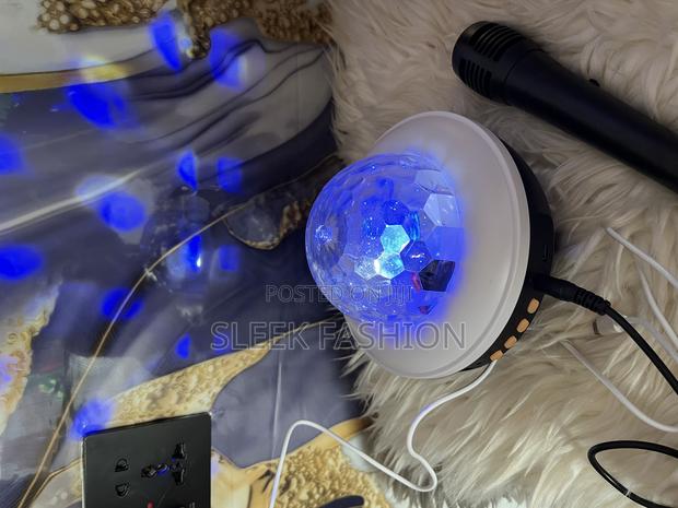 Bluetooth Speaker With Microphone and Lights photo 4
