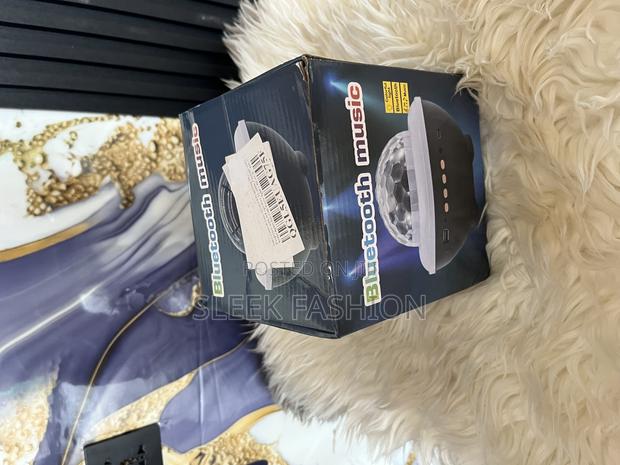 Bluetooth Speaker With Microphone and Lights photo 3