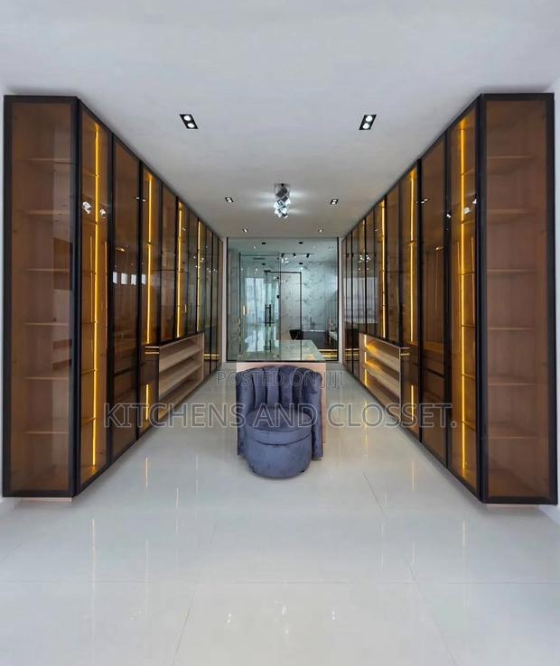 Modern Closet