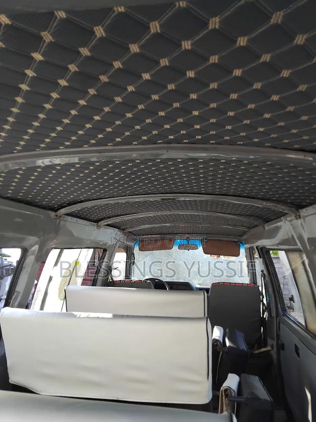 Nissan Caravan (Urvan) 2010 Silver photo 7