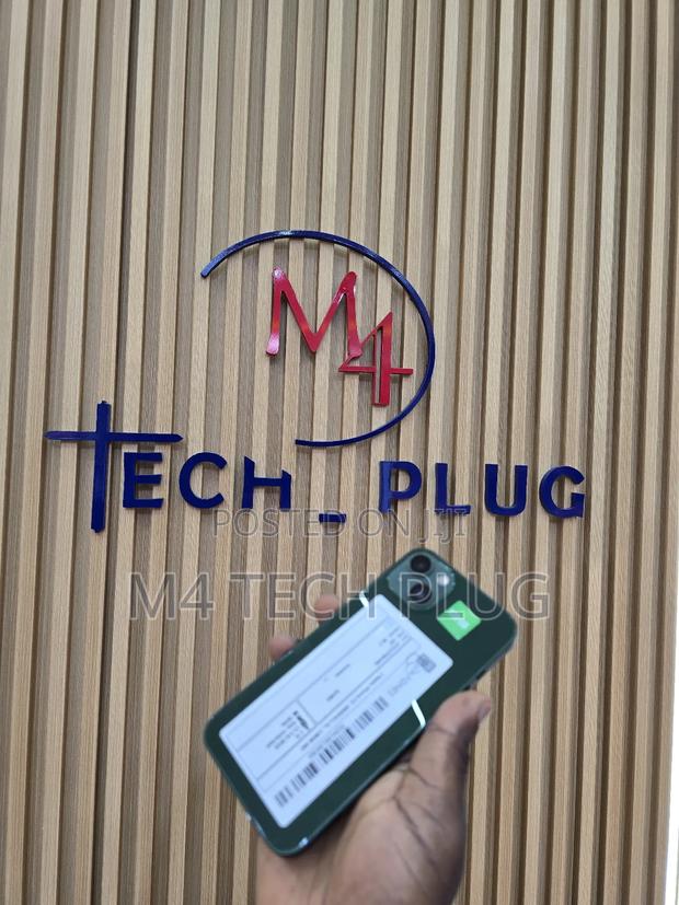 Apple iPhone 13 128 GB Green · Photo 3