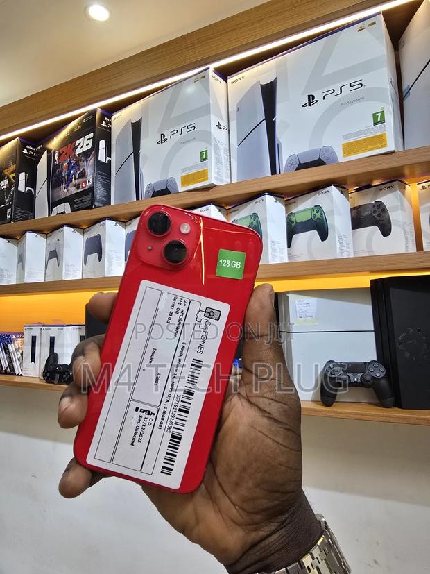 Apple iPhone 14 128 GB Red · Photo 3