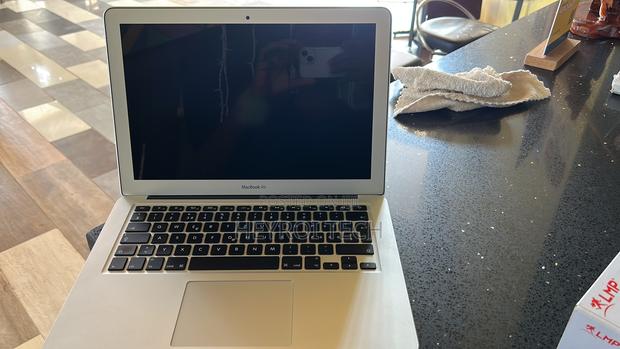 New Laptop Apple MacBook Air 4GB Intel Core I5 SSD 128GB