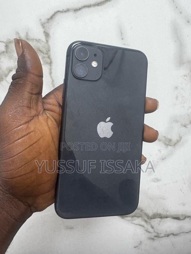 Apple iPhone 11 64 GB Black photo 2