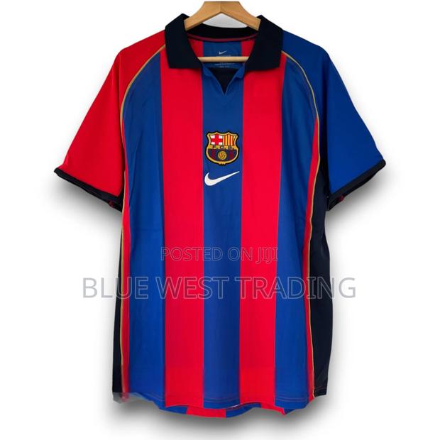 Barcelona 2001/2002 Retro Jersey _ Barcelona Retro Jersey · Photo 4