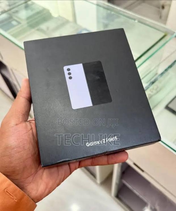 New Samsung Galaxy Z Fold 5 1 TB Black photo 2