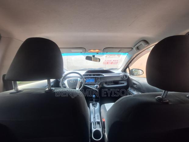 Toyota Aqua 2015 Gray