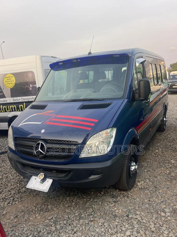 Mercedes-Benz Sprinter 2012