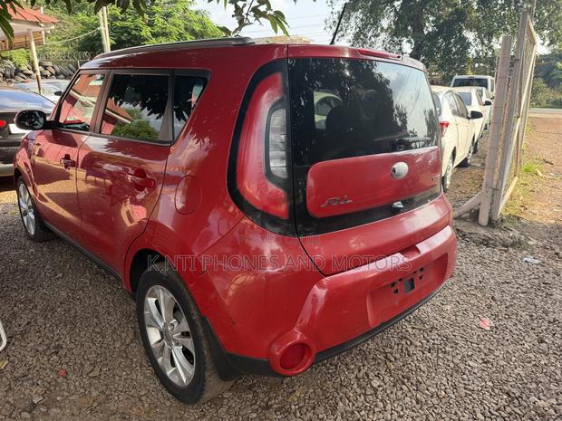 Kia Soul 4dr Wagon (1.6L 4cyl 6A) 2015 Red photo 5