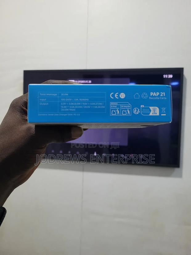Anker Zolo 30w Charging Adapter photo 4