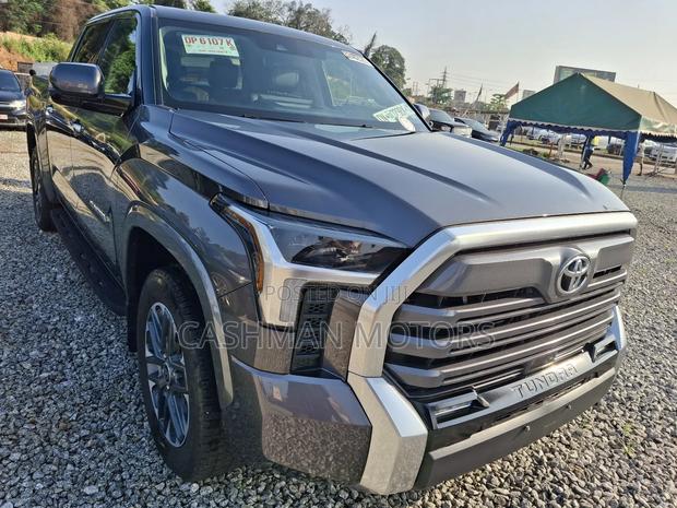 Toyota Tundra Limited 2022 Gray